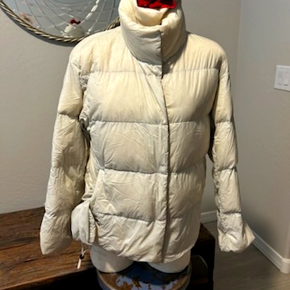 Women's Cream Puffer Jacket Ultra Light Down (in a Bag ) - Picture 1 of 9